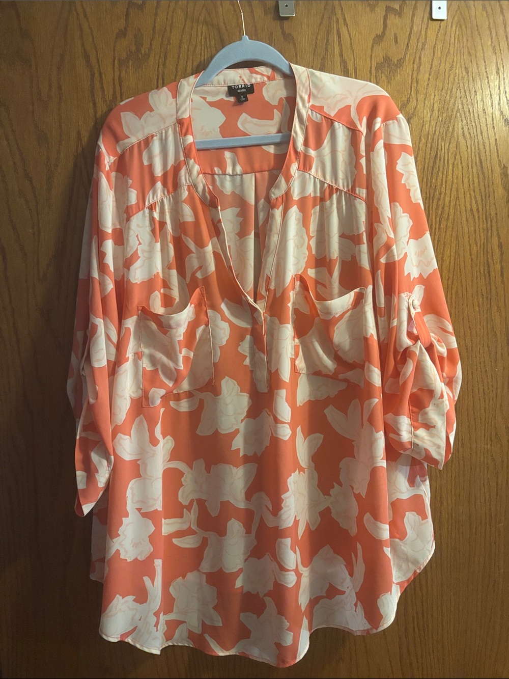 torrid Coral and White Floral Split-Neck Blouse size 26